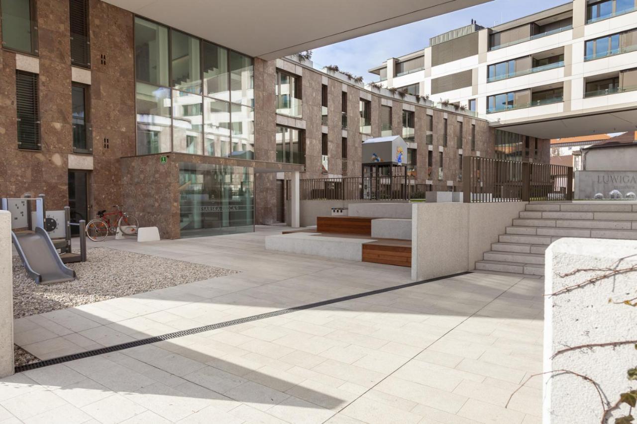 Central Apartment With Private Garage Laibach Exterior foto