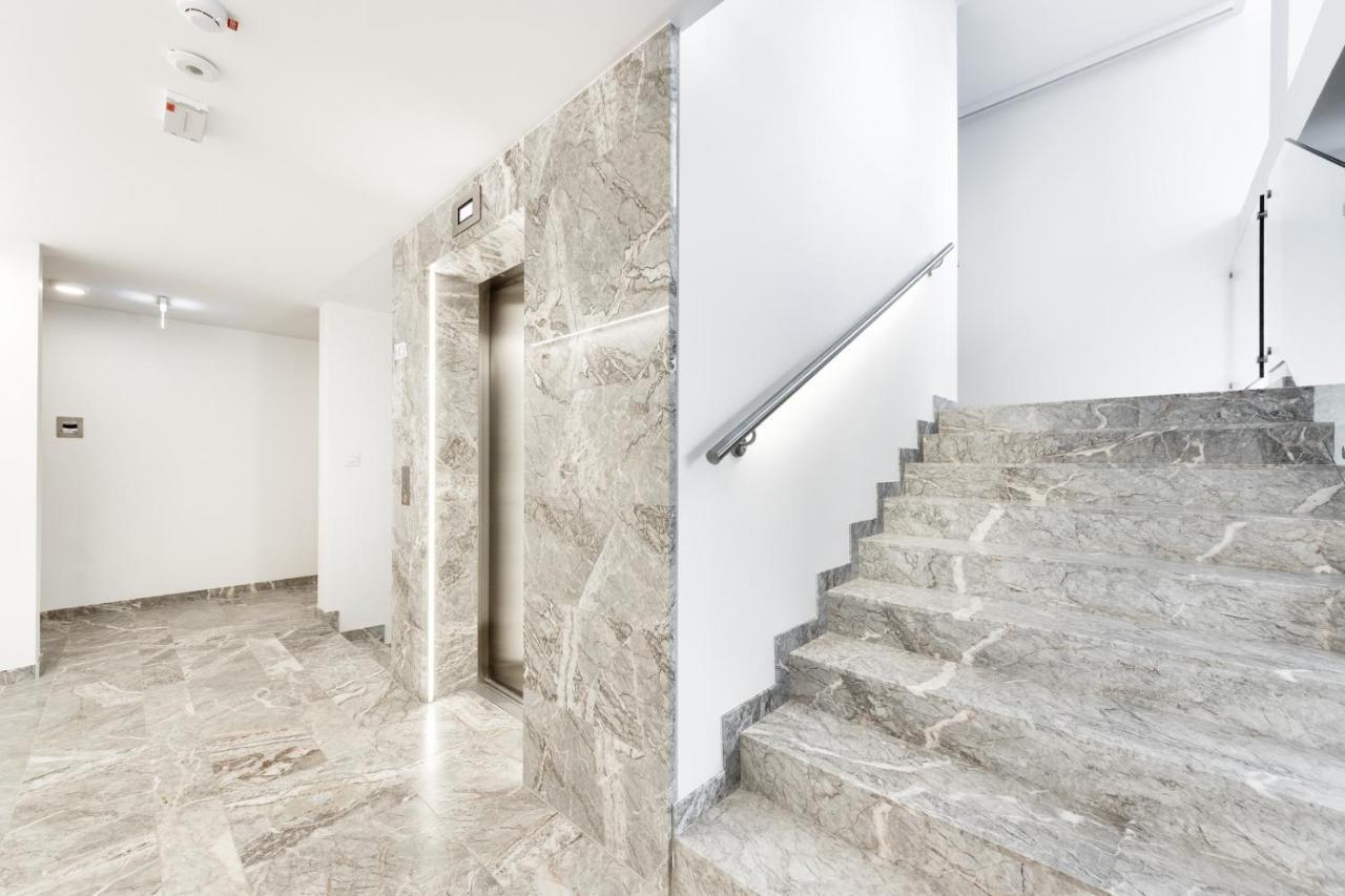Central Apartment With Private Garage Laibach Exterior foto